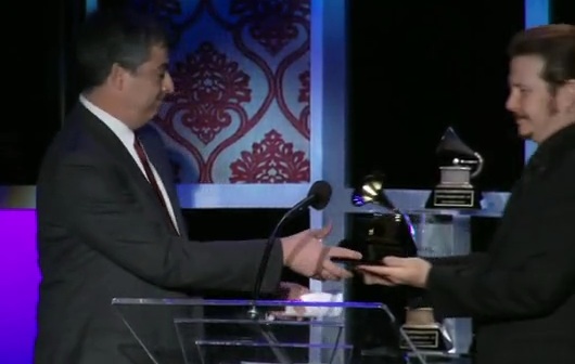 Grammy Awards: Eddy Cue ritira il premio in onore di Steve Jobs