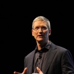 Tim Cook definisce Facebook un amico parlando di un possibile rapporto tra le due compagnie