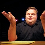 Mike Daisey si scusa per le falsità in merito ai lavoratori in Cina
