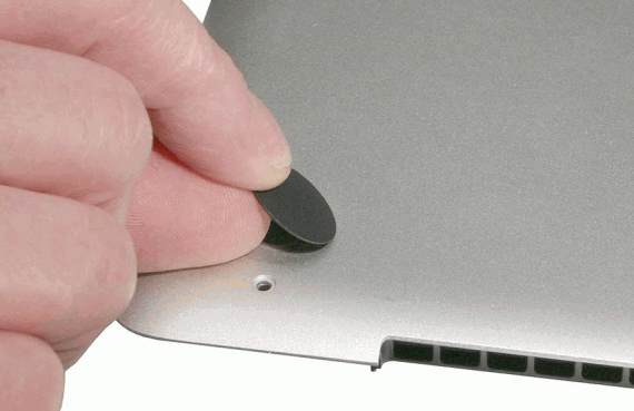 Apple (ri)pubblica il Do It Yourself per la sostituzione dei piedini nei MacBook Pro