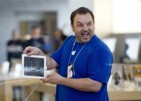 Buone notizie per i dipendenti degli Apple Store: sconti e aumento di salario!