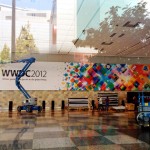 Apple prepara il Moscone Center con i banner di presentazione del WWDC 2012