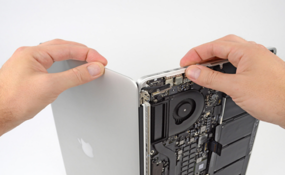 Volete riparare da soli i vostro MacBook Pro Retina? iFixit vi fornisce la guida… ma non è così semplice