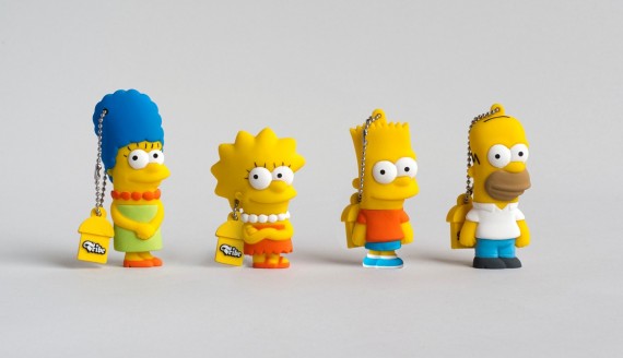 CS – Tribe presenta I Simpson, le chiavette USB della famiglia più divertente della TV