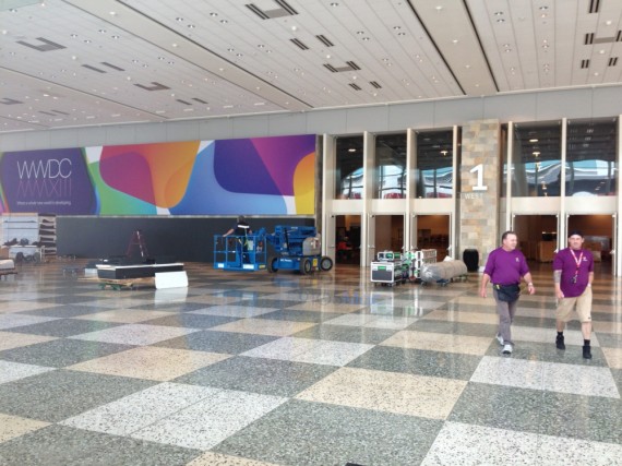 Apple decora il Moscone Center per la WWDC