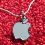 Cosa indica l’assunzione di Angela Ahrendts, CEO di Burberry, da parte di Apple?