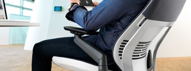 Da Steelcase arriva Gesture, la prima sedia che favorisce l’interazione con le tecnologie