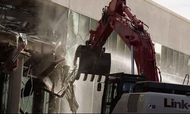 Nuovo Campus Apple: il video che mostra la demolizione di un edificio