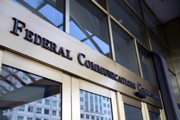 La FCC riceve una lettera da Microsoft, Google e Facebook, ma manca Apple