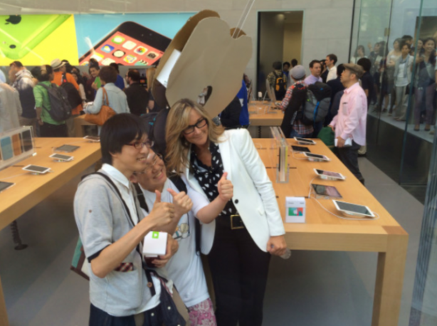 Angela Ahrendts cambierà gli Apple Store