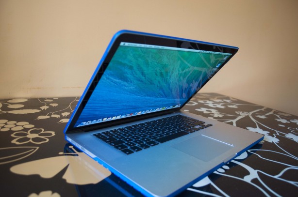 Custodia Aiino per MacBook Pro Retina: La videorecensione di SlideToMac