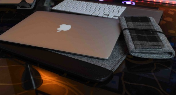 Sleeve con chiusura magnetica per MacBook Air 11″ da Inateck – La recensione di SlideToMac.com