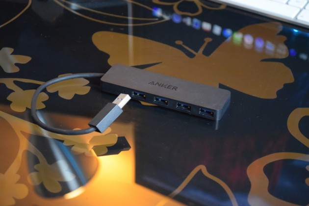 HUB USB 3.0 da 4 porte (versione alimentata) di Anker: compatto, versatile e veloce