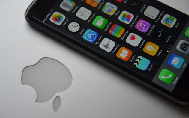 OS X 10.12: si potrà sbloccare il Mac con il Touch ID di iPhone?