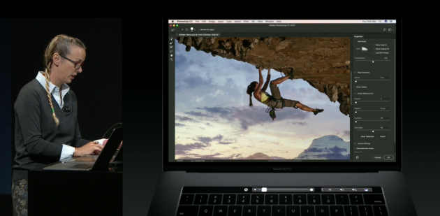 Adobe mostra una nuova versione di Photoshop compatibile con la Touch Bar