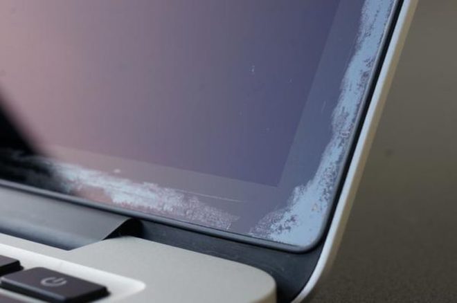 Programma di riparazione del rivestimento antiriflesso ancora attivo per alcuni MacBook