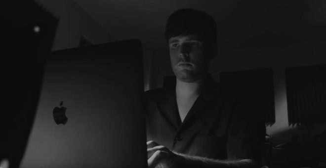 James Blake protagonista del nuovo video “Behind The Mac”