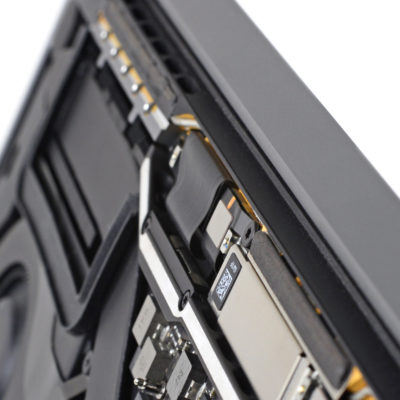 Nuova class action contro Apple per i problemi ai display dei MacBook Pro