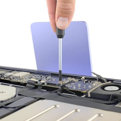 iMac M1 24 pollici smontato completamente da iFixit