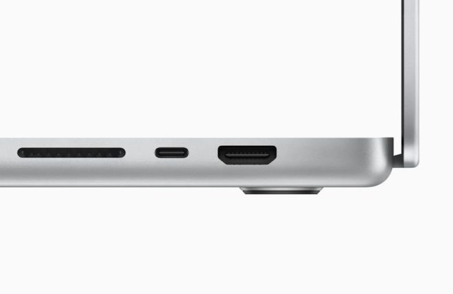 MacBook Pro, lo slot per schede SD supporta solo UHS-II
