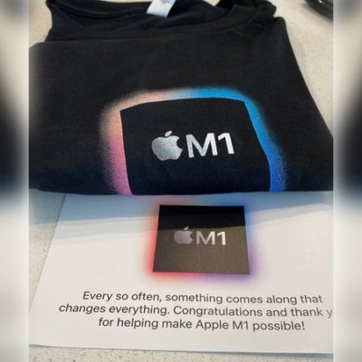 Un anno di M1, Apple regala una t-shirt al team Apple Silicon