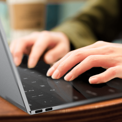 MacBook con display pieghevole in questo primo concept