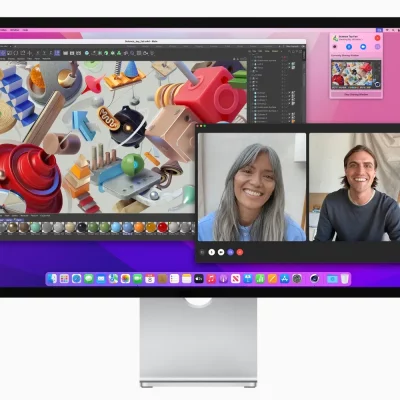 Aggiornamento Studio Display, Apple corregge il problema con una nuova versione di iOS 15.4