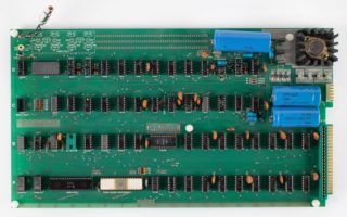 Un raro Apple-1 numerato a mano da Steve Jobs va all’asta
