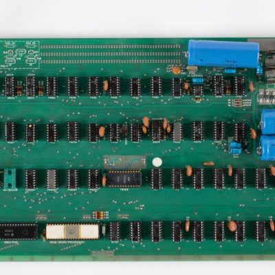 Un raro Apple-1 numerato a mano da Steve Jobs va all’asta