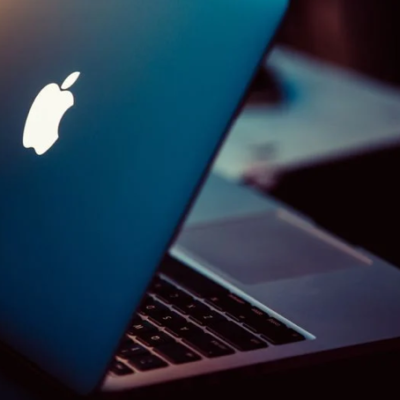 Il logo Apple illuminato sui MacBook potrebbe tornare in futuro