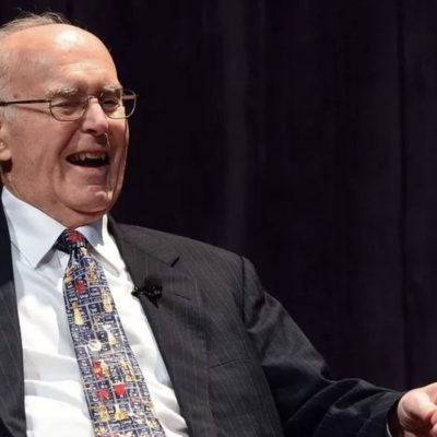 Tim Cook ricorda Gordon Moore, il padre di Intel noto per la “Legge di Moore”