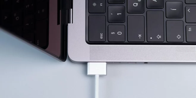 I nuovi Mac possono informare Apple se sono stati rilevati liquidi nelle porte USB-C