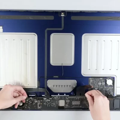 iFixit smonta l’iMac M3, c’è qualcosa di nuovo al suo interno?