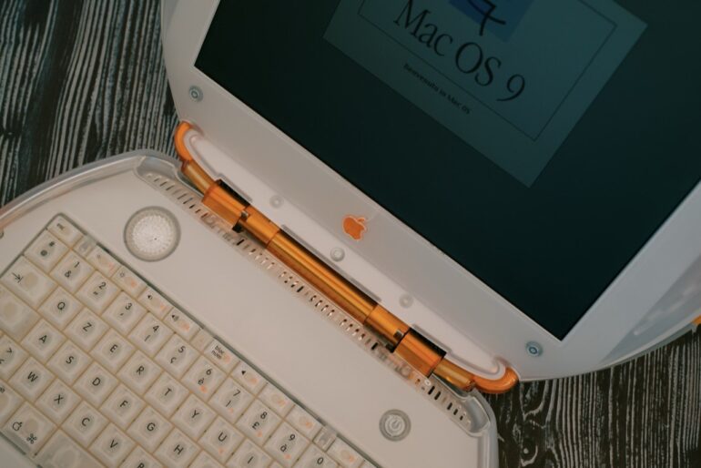 iBook Apple