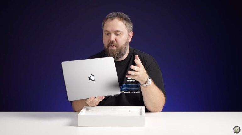 unboxing macbook pro m4